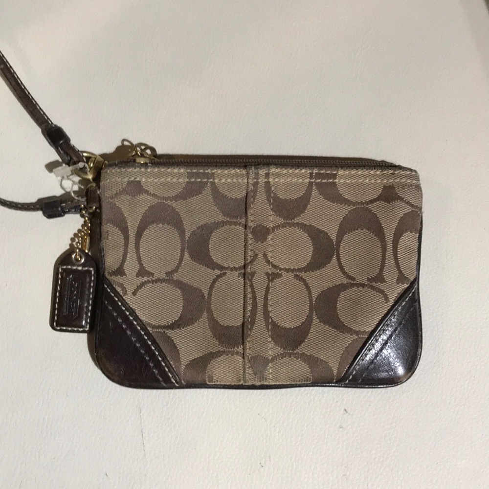 MAKE AN OFFER! Coach wristlet